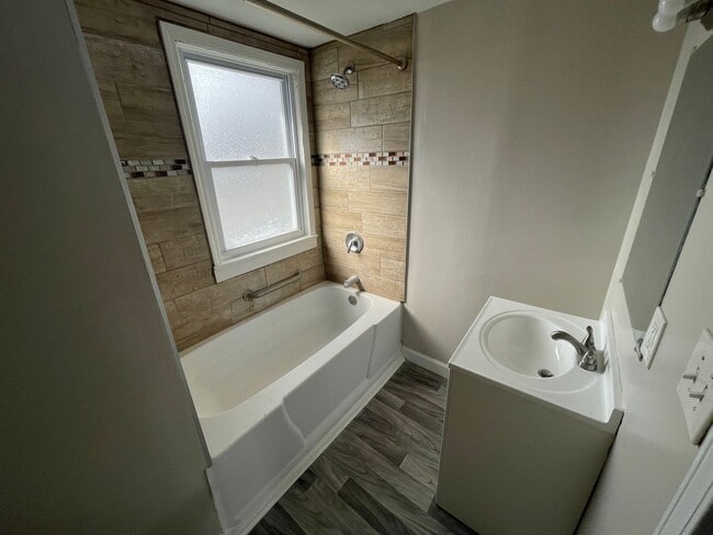 Photo - Section 8 & EDEN Accepted – Move-In Ready Comfort for Your Next Chapter in Cleveland!