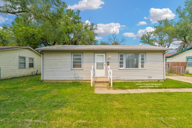 Building Photo - 1727 S Saint Paul Ave Rental