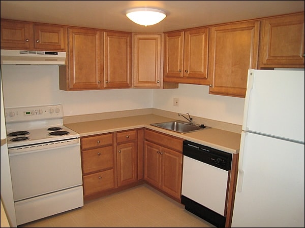 Kitchen - Devon Park Apartments