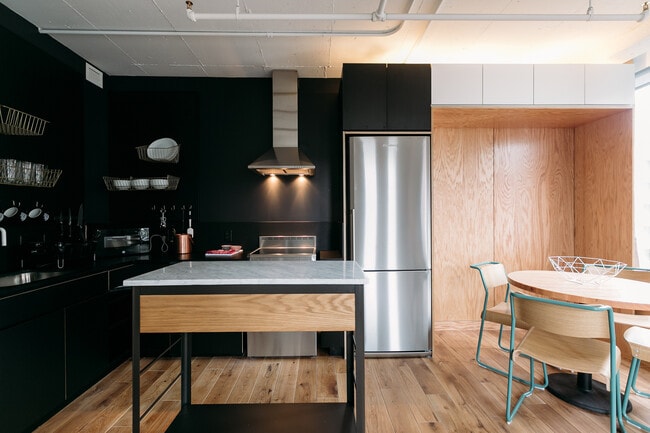 Building Photo - 2221 S Clark