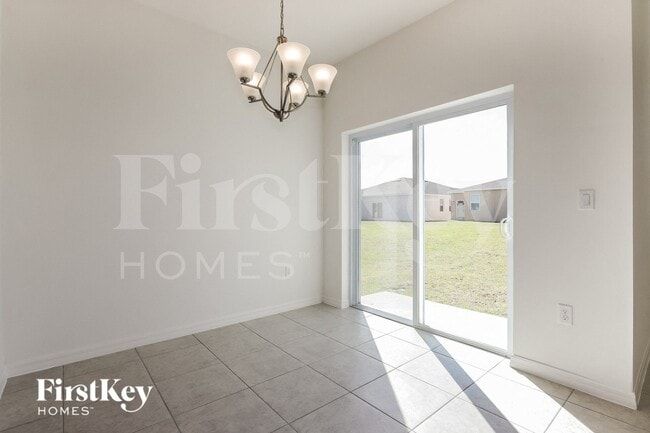 Photo - 422 Reina Wy