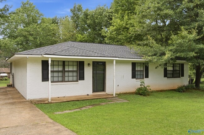 Photo - 102 Greenwood Cir