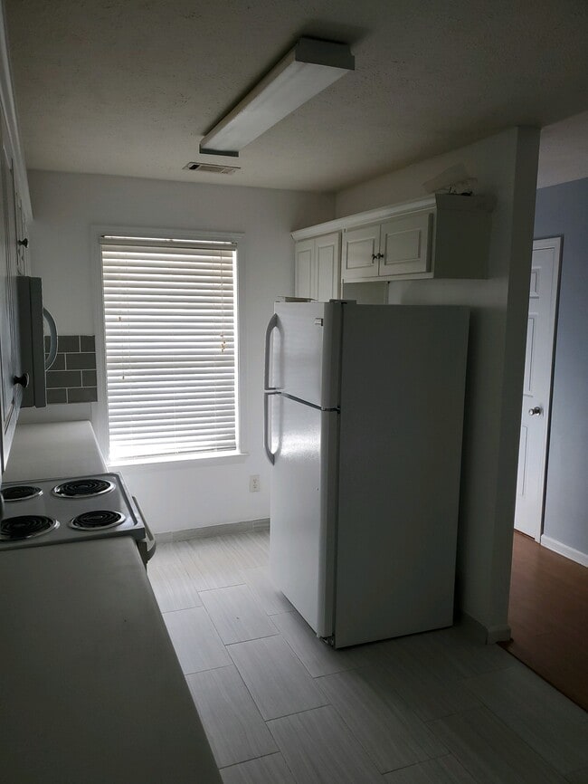 Photo - 162 Crestland Dr