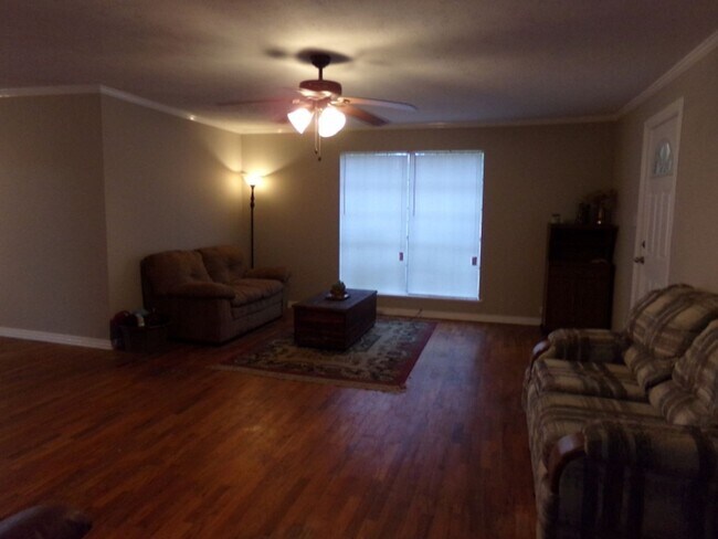 Photo - 125 W California St