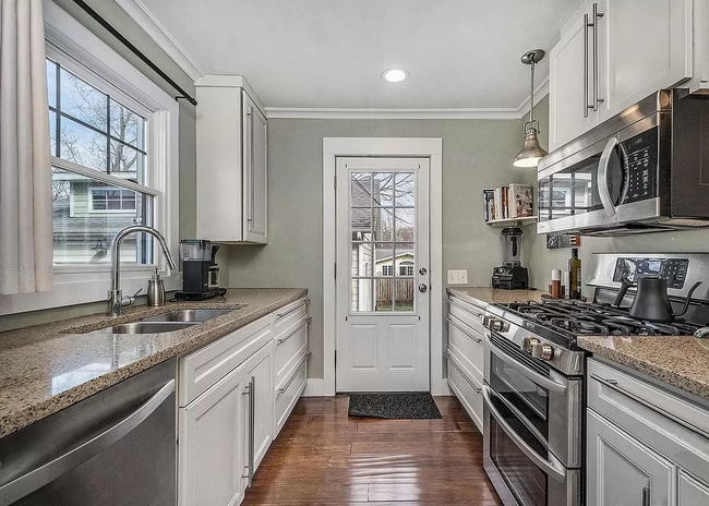 Photo - 1452 Eastlawn Rd SE