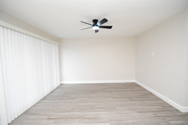 Photo - 2515 Yoakum Blvd Unidad 09