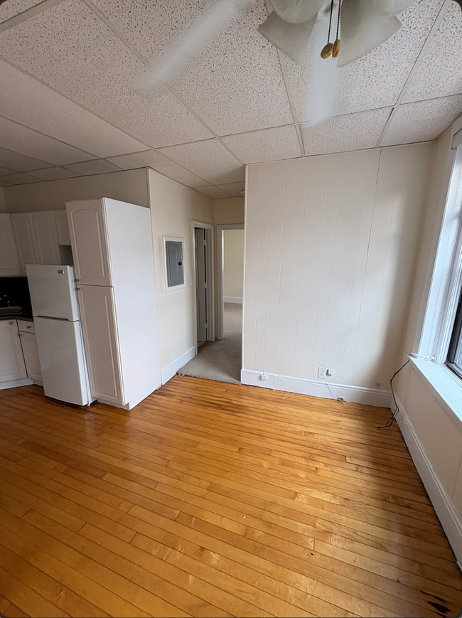 Photo - Gorgeous 2 bed with great location in Allston available NOW!