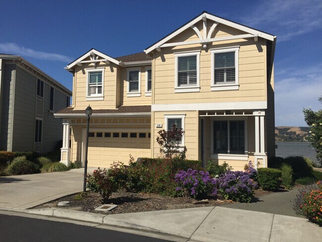 Waterfront Home in Benicia - Waterfront Home in Benicia
