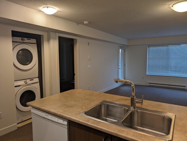Photo - 45561 Yale Rd