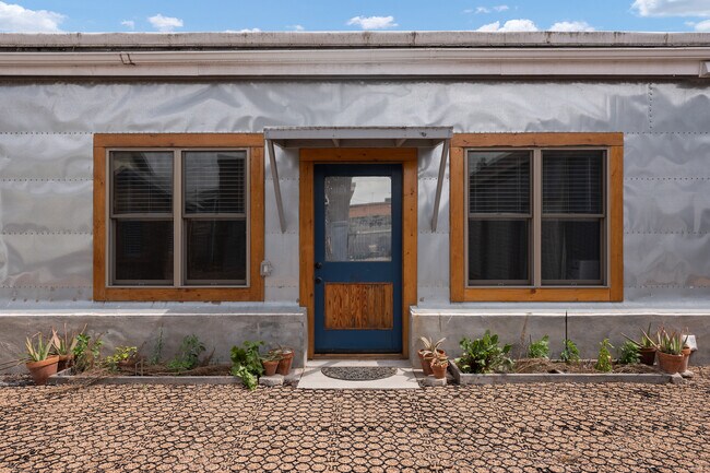 Photo - 1500 E Madison St