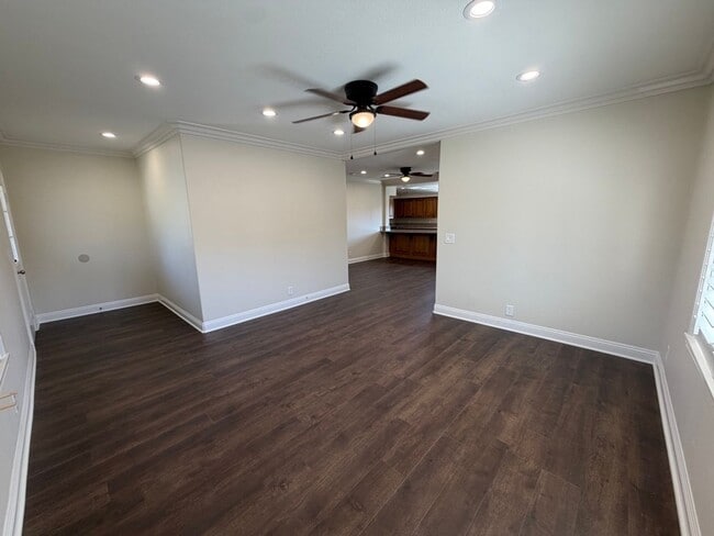 114 N 12th Ave Unit Front House