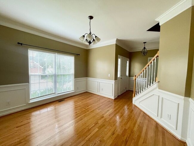 Photo - Northeast / Elgin- Offering Self Guided Tour with RENTLY!