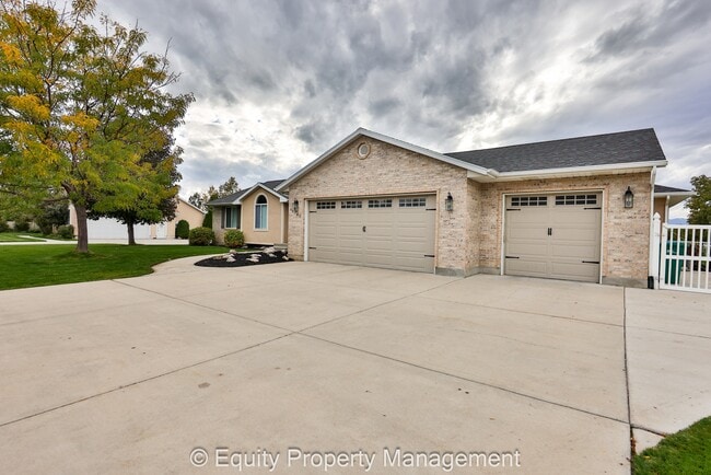 Photo - 10787 N 5800 W St