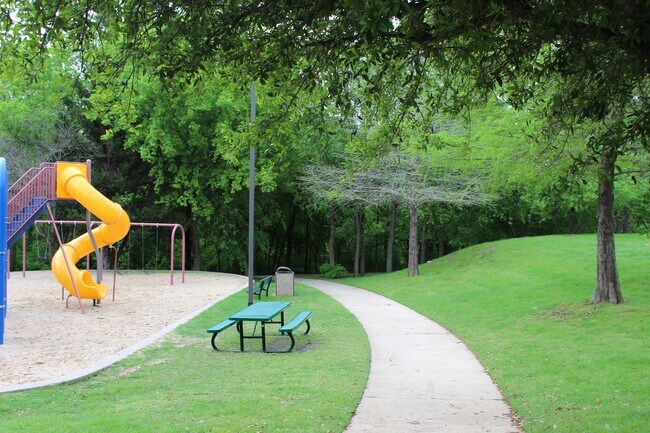 Photo - 3808 Lindale Dr