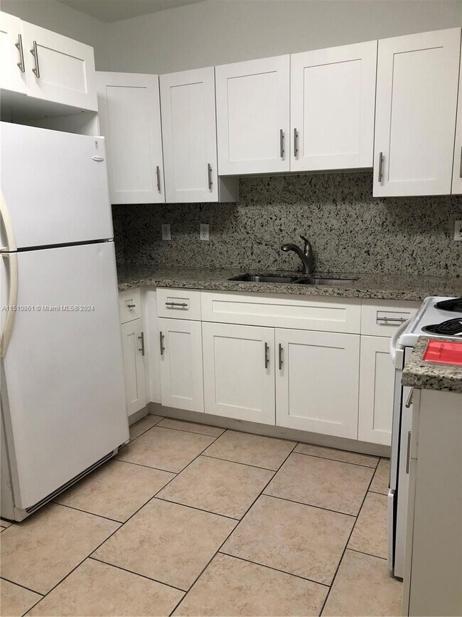 3507 Ponce de Leon Apartment Unit 3507 Coral Gables, FL