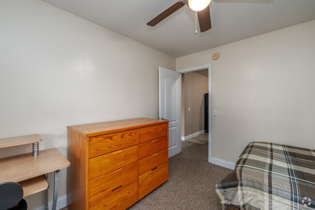 3BR, 1BA - 1,250SF - Bedroom