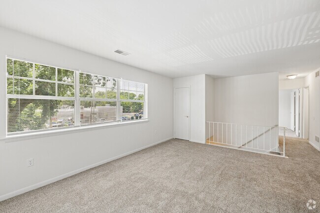 1BR, 1BA - 750SF - Living Room