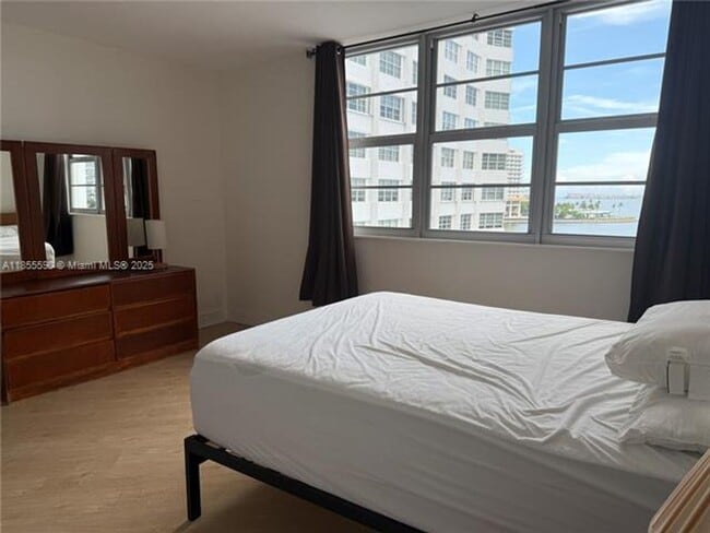 Photo - 999 Brickell Bay Dr Unit 999 Brickell Bay Dr  604