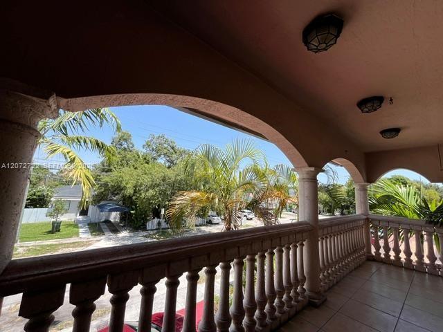 2836 SW 2nd St Unit 2