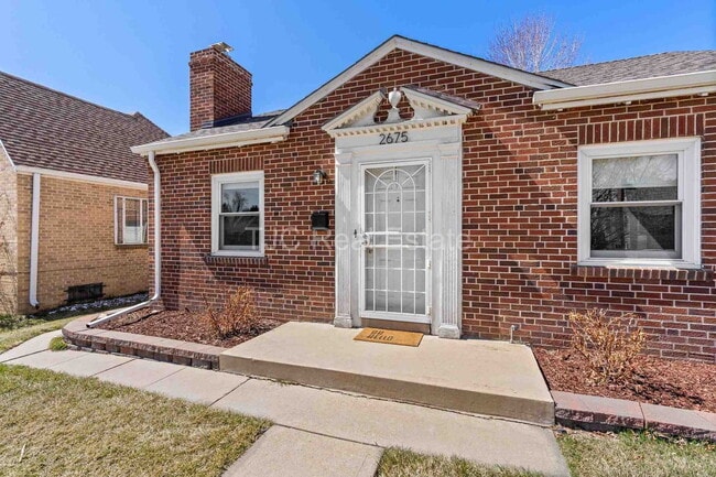 Photo - 2675 Stuart St