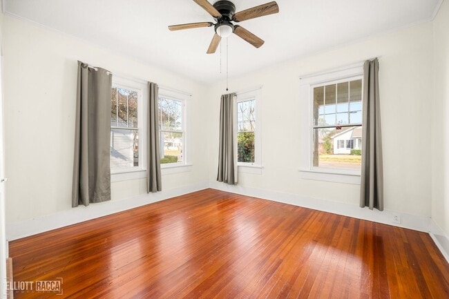 Photo - 2301 Hill St