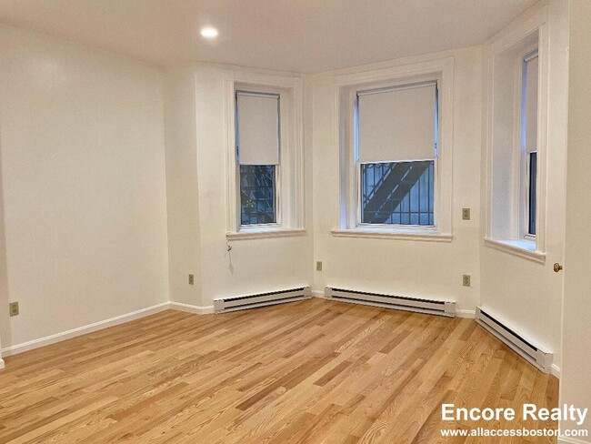 Photo - 1079 Beacon St Unit #B