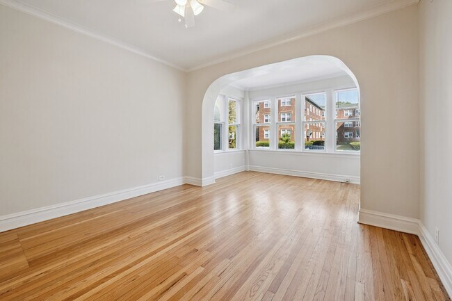 Photo - 4847 W Hutchinson St