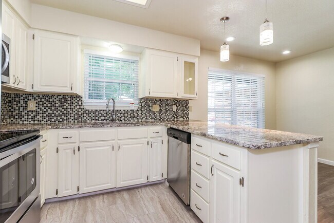 Photo - 1124 W Hills Terrace