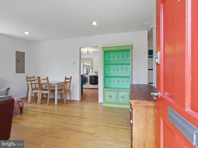 Building Photo - 1812 S Monroe St Rental