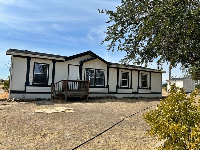 Building Photo - Private Country Retreat on 5 Acres – Moder... Rental