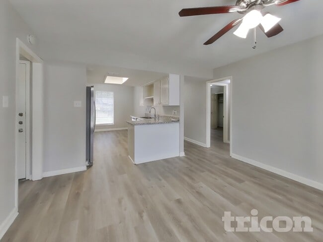 Photo - 9007 Gauguin Dr