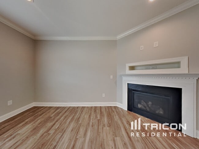Photo - 117 W Falcon Ct