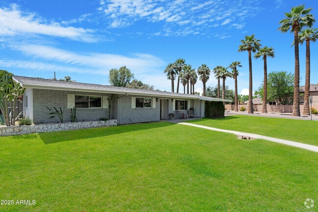 Building Photo - 1021 W Las Palmaritas Dr Rental