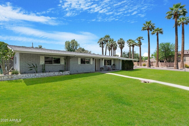 Photo - 1021 W Las Palmaritas Dr House