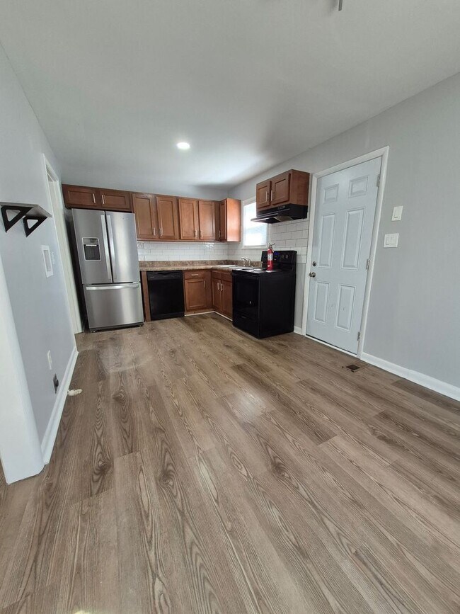 Photo - Adorable, remodeled 3br/1ba house close to...