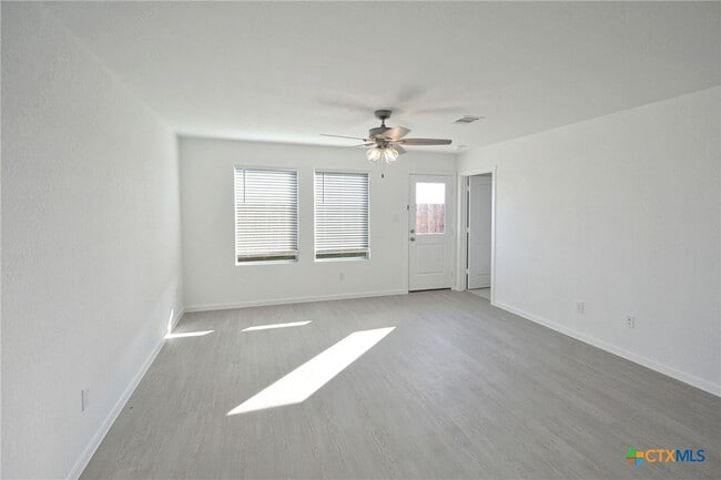 Building Photo - 2441 Legends Crk