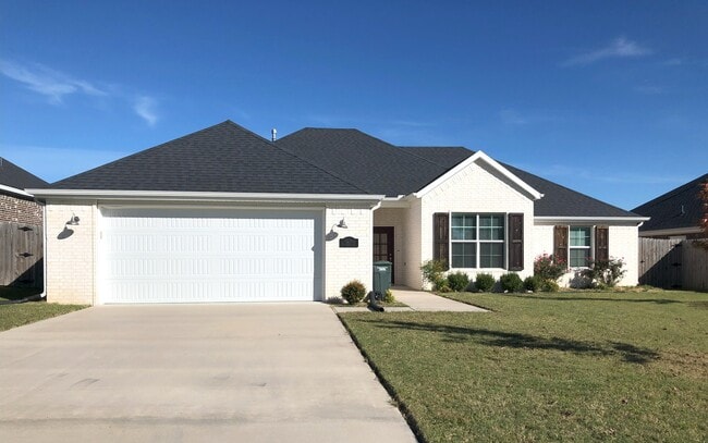 Building Photo - 1626 S Laurel Landing