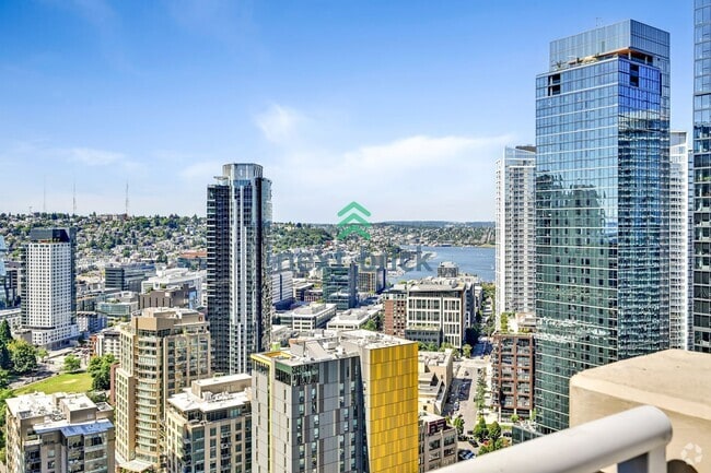 Building Photo - Luxury High-Rise Living in the Heart of Do... Unit 2807 Rental