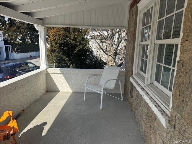 46 Clayton Ave