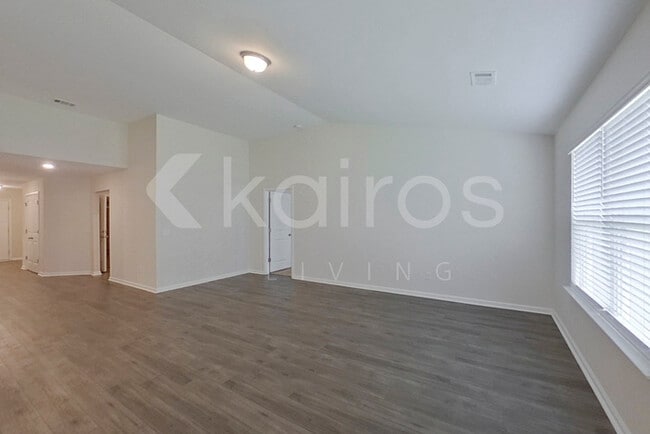 Photo - 103 St Phillip Wy