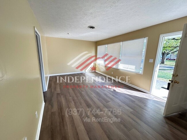 Photo - 4381 Marlowe St