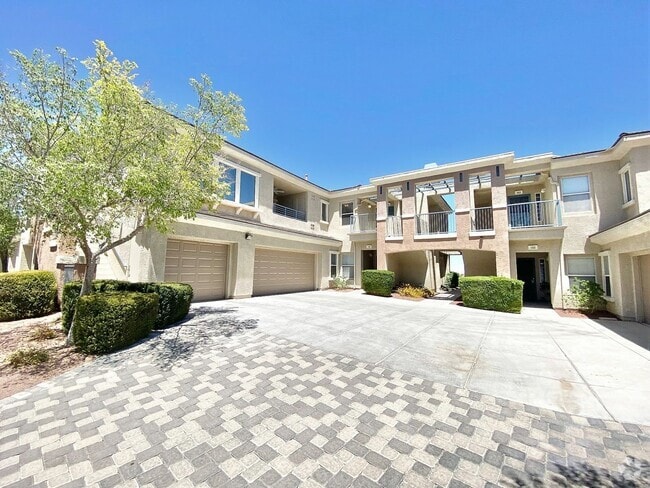 Building Photo - Gorgeous Summerlin 2 bedroom condo