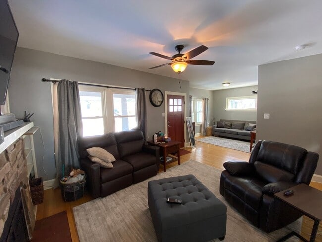 Photo - 4410 Cooke St