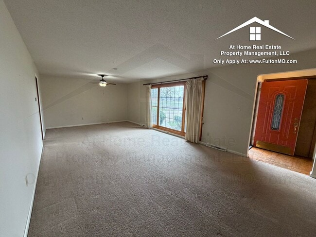 Photo - 1803 N School Blvd