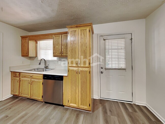 Photo - 137 Solomon Dr