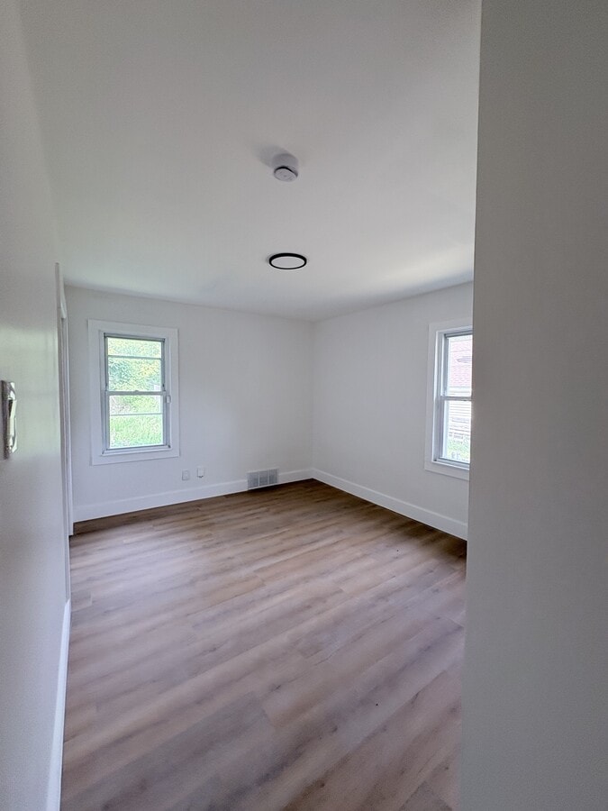 Photo - 59 N Lynn St