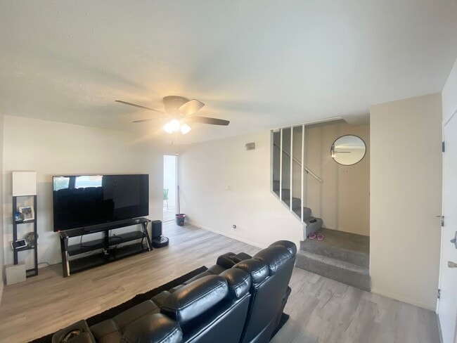 Photo - 1504 Ensign Dr Unit 4