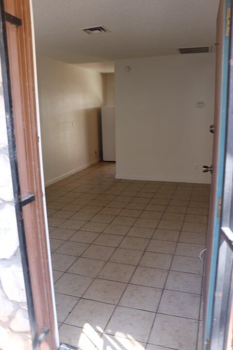 Photo - NO SHOWINGS UNTIL 12/15/25