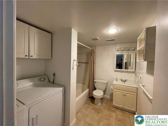 Photo - 1590 Alta Dr
