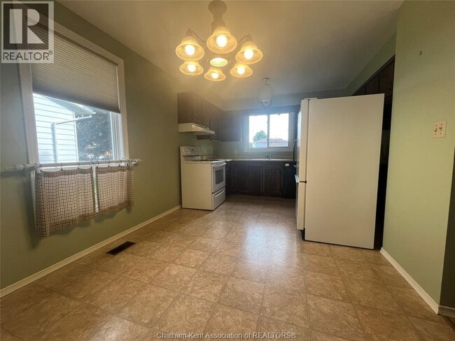 Photo - 183 Michener Rd